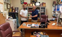 Ressam Murat Çeçen’den Harıbülbül Hediyesi