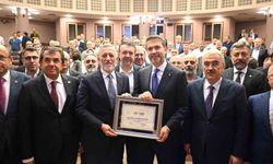 Enerji ve Tabii Kaynaklar Bakanı Alparslan Bayraktar BTSO Meclisinin konuğu oldu