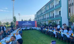 Alagöz Holding Iğdır FK Tesislerinde Kanaat Önderleriyle Bir Araya Geldiler