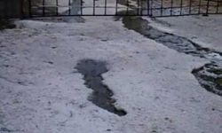Kars'ta dolu kabusu: Dakikalar içerisinde etraf beyaza büründü
