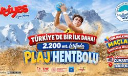 Türkiye'de bir ilk daha: Erciyes'te 2 bin 200 metrede plaj hentbolu
