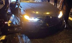 Üç aracın karıştığı zincirleme trafik kazasında 4 kişi yaralandı.