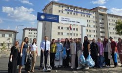 Iğdır Üniversitesinden “Benim Şehrim, Benim Evim” Projesine Tam Destek: Rektör Prof. Dr. Gürel, Öğrencilerle Çöp Topladı