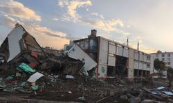 IĞDIR'IN İLK OKULUNDA YIKIM BAŞLADI: MAHALLE SAKİNLERİNDEN "PARK" ÇAĞRISI