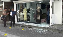 İş yerine silahlı saldırı: Cama 9 kurşun isabet etti