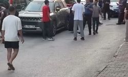 İstanbul Küçükçekmece'de silahlı kavga: Yoldan geçen 1'i çocuk 2 kişi yaralandı