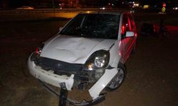 Motorlu bisiklet ile otomobil çarpıştı: 1 yaralı
