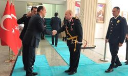 Cumhuriyet Bayramı Dolayısıyla Vatandaşlar Valilikte Ağırlandı