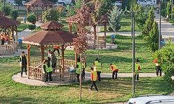 Topçular Mahallesi Şehitler Parkı’nda Sessiz Temizlik