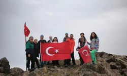 Cumhuriyet’in 103. Yılında Tekelti Dağı Zirvesindeydiler: Iğdır’da Anlamlı Tırmanış