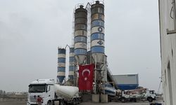 IĞDIR BETON DEV TÜRK BAYRAĞI ASTI