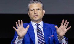 ABD Savunma Bakanı Hegseth'e İran protestosu: 'Sen savaşçı değilsin, korkağın tekisin'