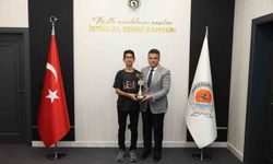 Başkan Doğan'dan Türkiye Dron Şampiyonu Yiğit'e tebrik