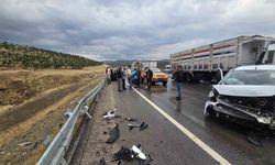 Hafif ticari araç bariyere çarptı: 1 yaralı