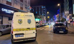 İstanbul Esenler'de cadde ortasında silahlı kavga: 2 yaralı