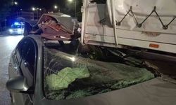 Kamyonete çarpan otomobil hurdaya döndü: 1 yaralı