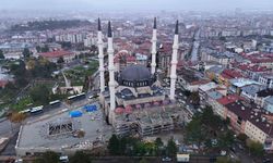 Merkez Camii'nde ilk ezan okundu