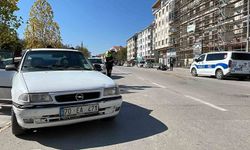 Otomobille motosiklet çarpıştı: 1 yaralı