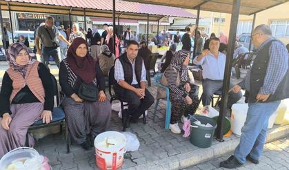Şuhut"ta "Yöresel Ürünler Pazarı"na yoğun ilgi