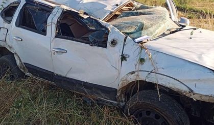 Hurdaya dönen araçtan sağ çıktı