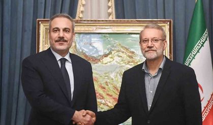 Dışişleri Bakanı Fidan, İran Ulusal Güvenlik Yüksek Konseyi Başkanı Laricani ile görüştü