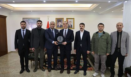 Vali Taşolar’dan Yoğun Mesai: Makamında Önemli Konukları Ağırladı