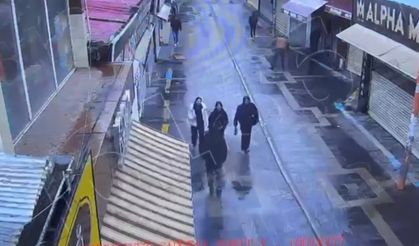 Iğdır’da Lise Öğrencisine Bıçaklı Saldırı, Olay Anı Kamerada