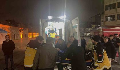 Otomobile çarpan scooter sürücüsü yaralandı