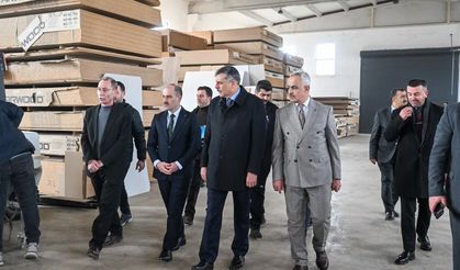 Vali Çiftçi Oltu'da işletmeleri ziyaret etti