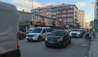IĞDIR'DA NEVRUZ YOĞUNLUĞU: ÇARŞI TRAFİĞİ DURMA NOKTASINA GELDİ