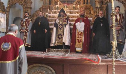 Ermenilerin Miçing ayininde İran'a dua