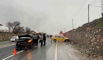 Trafik kazası: 2 yaralı