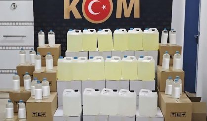 Ruhsatsız silah ve kaçak alkol operasyonu yapıldı
