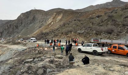 Van-Hakkari kara yolunda heyelan riski devam ediyor