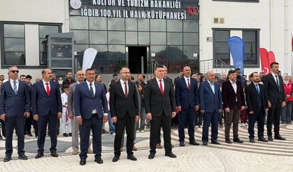 IĞDIR’DA ATATÜRK ANITI’NA ÇELENK SUNULDU
