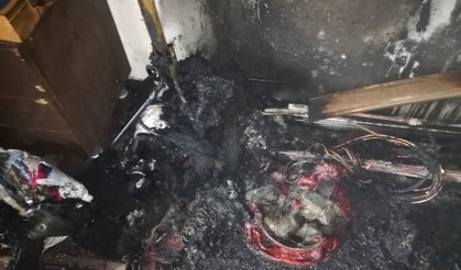 Ev yandı: 9 nüfuslu aile açıkta kaldı