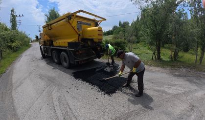 Üçkayalar Köyü Grup Yolunda Asfalt Yama Çalışması