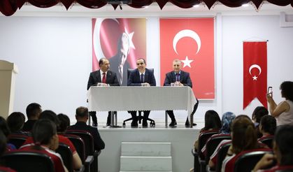 VALİ TAŞOLAR’DAN BESTİ AYDENİZ KIZ MESLEKİ VE TEKNİK ANADOLU LİSESİNE ZİYARET