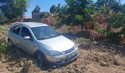 Kontrolden çıkan otomobil meyve bahçesine uçtu: 4 yaralı