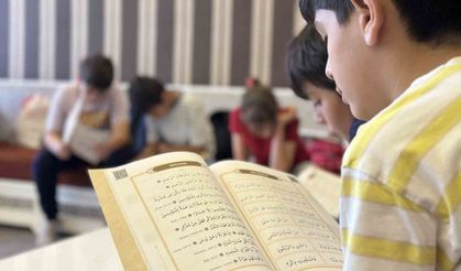 Ağrı'da gençler 15 Temmuz şehitleri için Kur'an-ı Kerim okudu