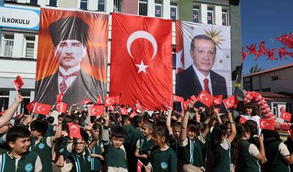 Erzurum'da İlköğretim Haftası Açılış Programı Celal Akın İlkokulu'nda gerçekleştirildi