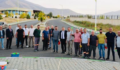 Iğdır Üniversitesi Bordürleri Yeşil Beyaza Boyadı