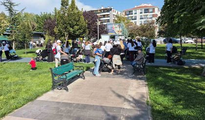 Bebekli 75 anneyi parktan çıkardılar