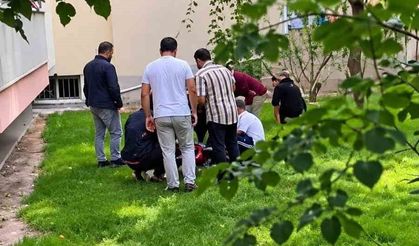 İkinci kattan düşen 17 yaşındaki kız yaralandı