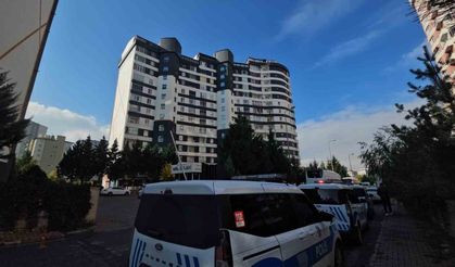 Kavga eden çift birbirini bıçakladı
