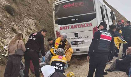 Midibüs kazası: 9 yaralı