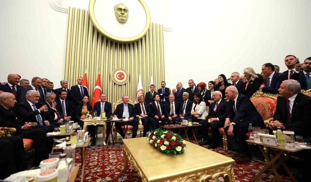 Cumhurbaşkanı Erdoğan, TBMM"de parti lideriyle buluştu