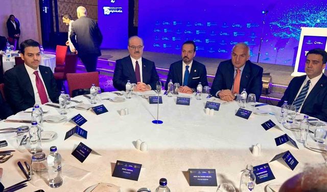 Bakan Ersoy: "Dünyanın dört bir yanına yayılmış 7 milyon Türk diasporası var"