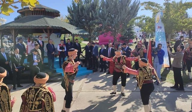 Bakan Tekin ve Bakan Yumaklı, "Tarımın Yıldızları Çocuk Şenliği"nde bir araya geldi