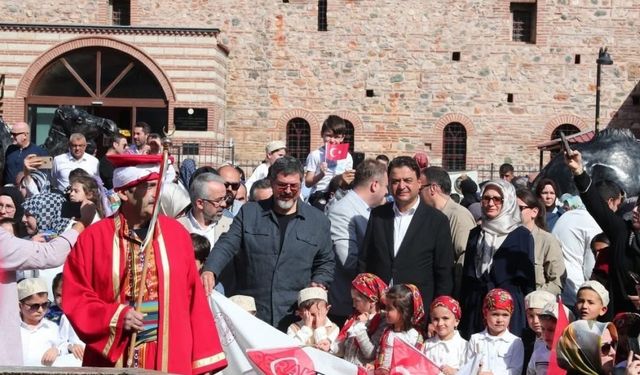 Osmanlı Amin Alayı Mehteran Yürüyüşü Düzenlendi